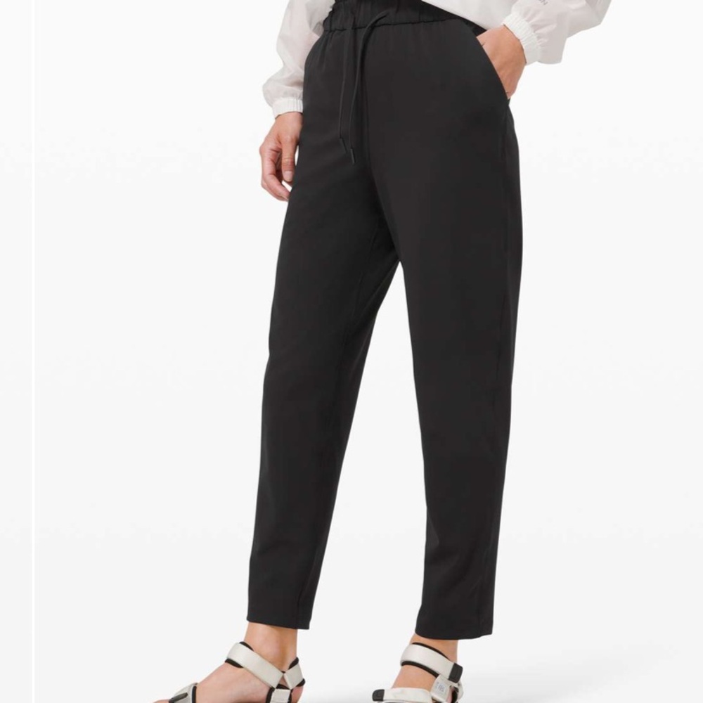 Lululemon Keep Moving Pant 7/8 High-Rise
Black